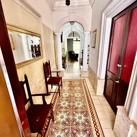 Triple In Beautiful Maltese Townhouse Pensión