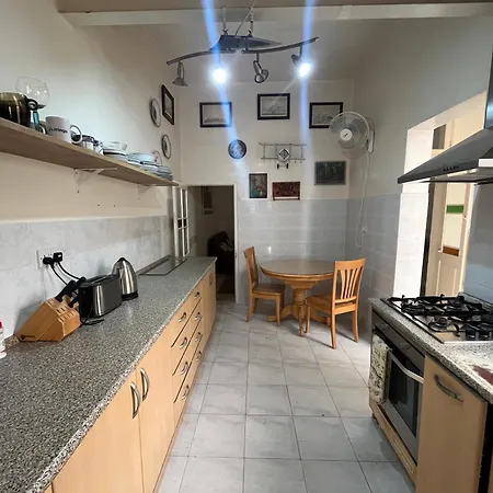 Triple In Beautiful Maltese Townhouse Sliema