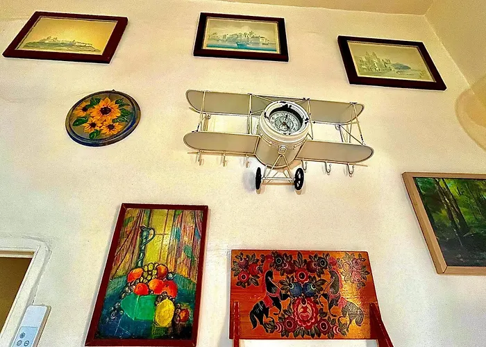 Triple In Beautiful Maltese Townhouse Pensiune Sliema